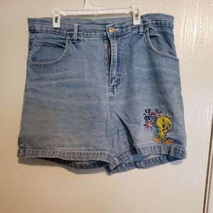 Vintage Tweety Bird shorts Size 13/14